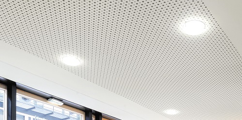 Plafond acoustique démontable en dalles de plâtre perforées