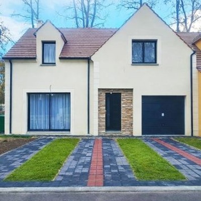 Allées et cours de maison : stabiliser sans imperméabiliser, le choix pour l'habitat individuel