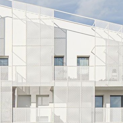 Le métal déployé, une solution durable pour le bardage et le brise-soleil