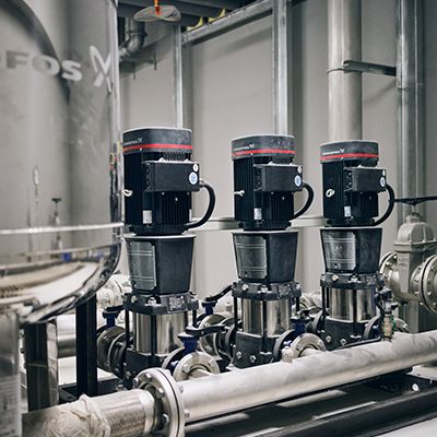 Systèmes de surpression intelligents dans les bâtiments tertiaires