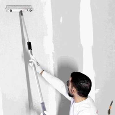 Avec le LM200 ROLLMAX, ALLTEK simplifie l'enduisage intérieur grâce à une application au rouleau
