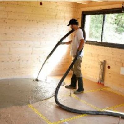 Sika étend son offre de chapes fluides autonivelantes aux camions mobiles de production sur chantier